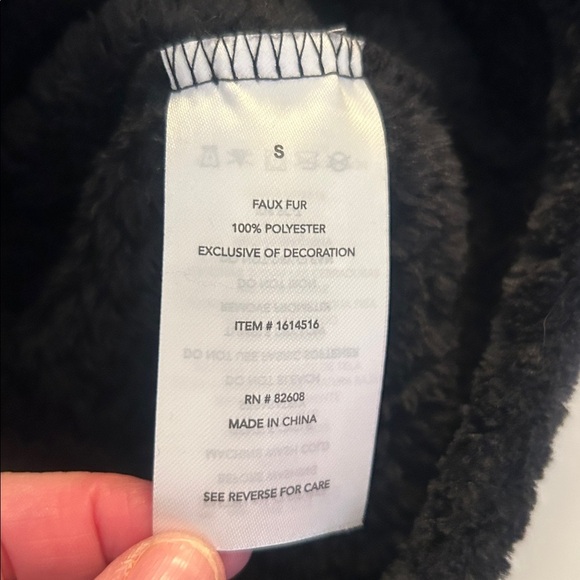 Free2B Black Fuzzy Braided Butter Pile Lightweight Fall Jacket Size Small New! - Picture 7 of 7